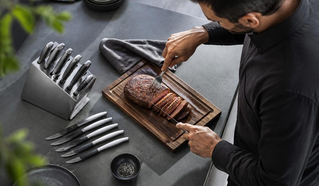 Can a Knife Set with Steak Knives Really Transform Your Dining Experience?